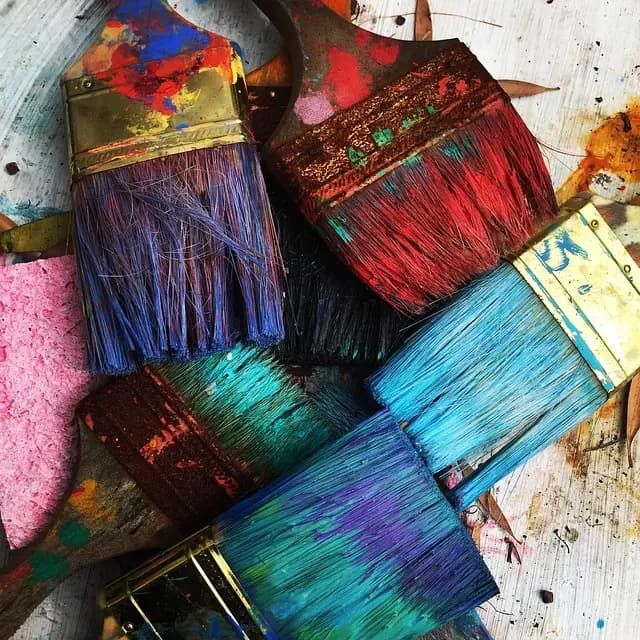 5 Techniques de Peinture Rapide pour Économiser du Temps